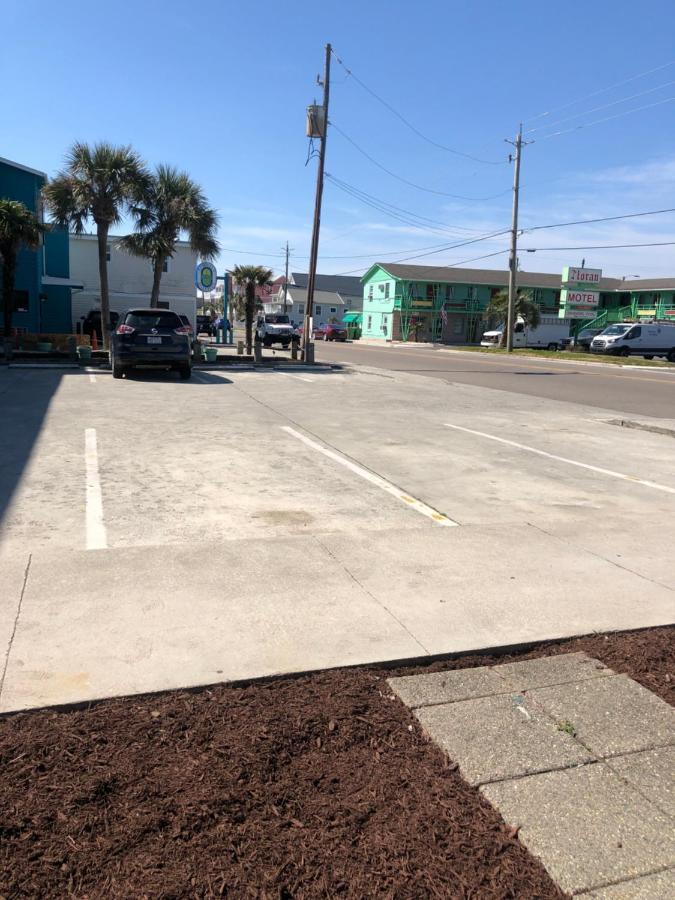 Motel Admiral'S Quarters Kure Beach Exterior foto