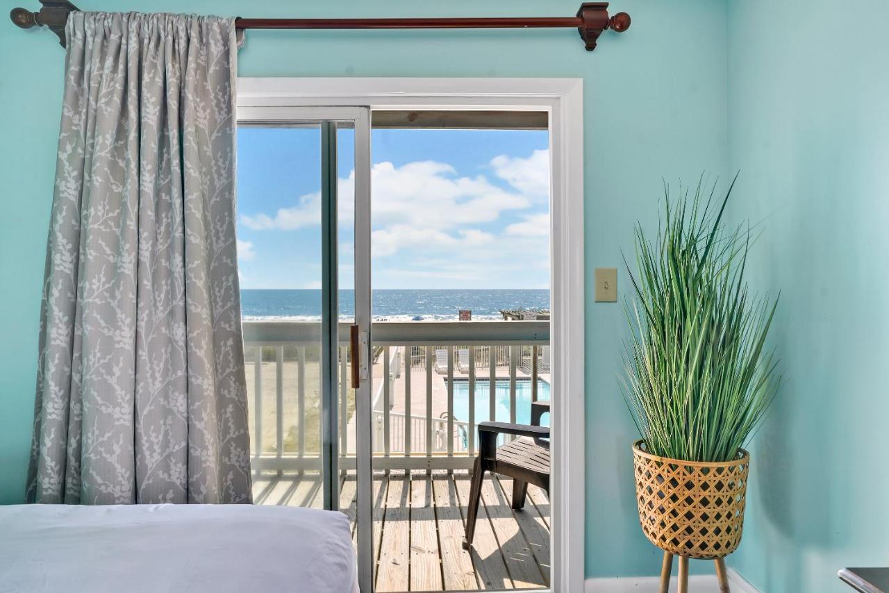 Motel Admiral'S Quarters Kure Beach Exterior foto